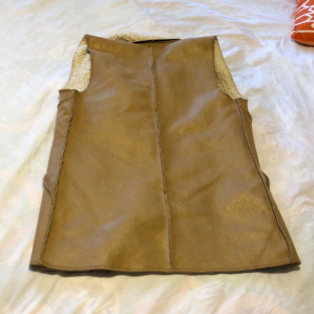 Vest - Picture 2 of 3